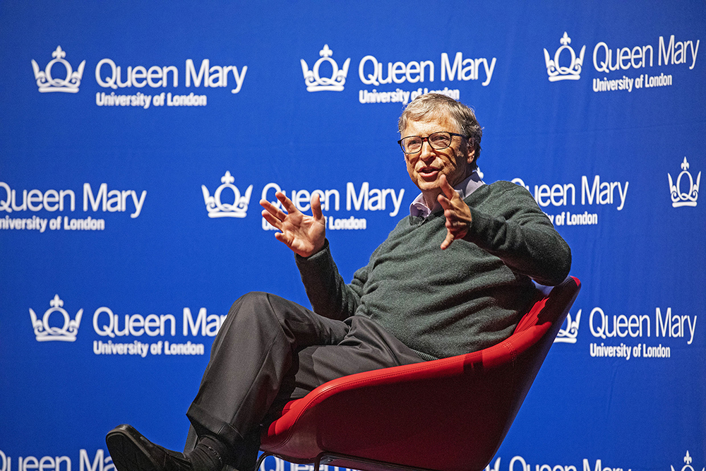 When asked by a student medic about the healthcare issues likely to present a challenge in the near future Bill Gates said they would be malnutrition, but also obesity for the ‘rich world’.